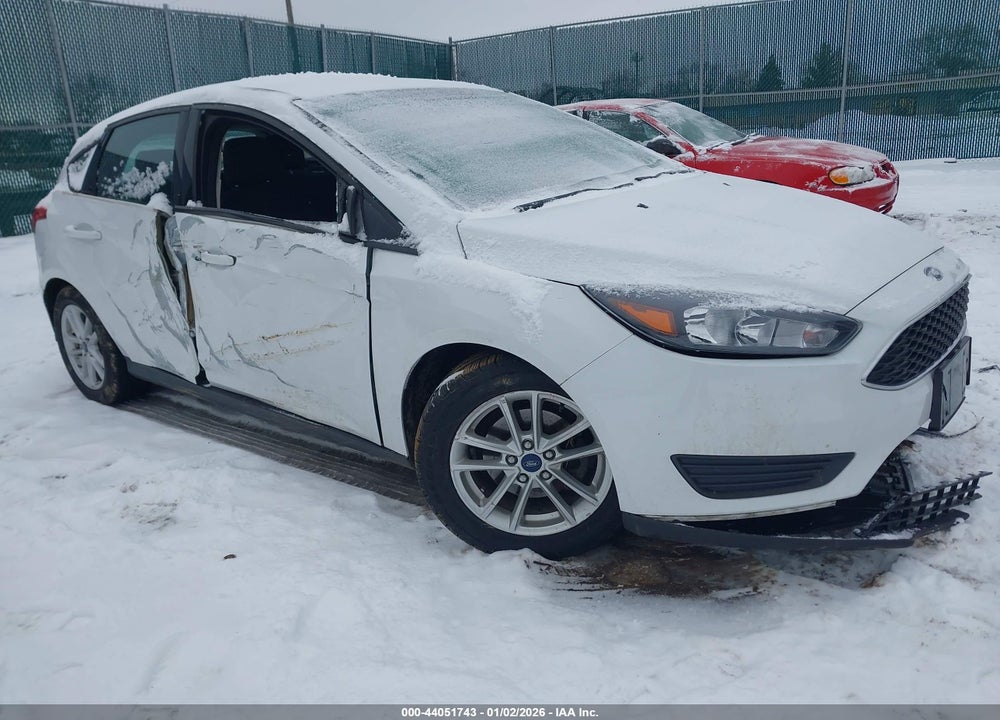 2015 FORD FOCUS SE VIN: 1FADP3K23FL222736