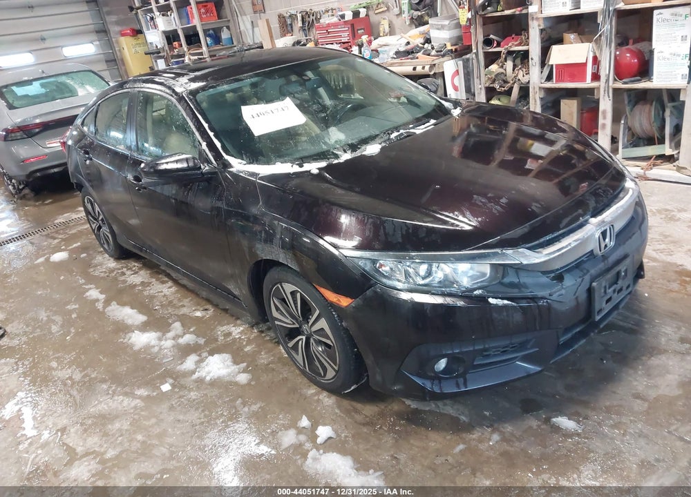 2018 HONDA CIVIC EX-L VIN: JHMFC1F76JX028050