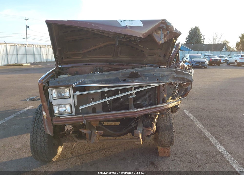 1988 CHEVROLET SUBURBAN R20 VIN: 1GNGR26K1JF166767