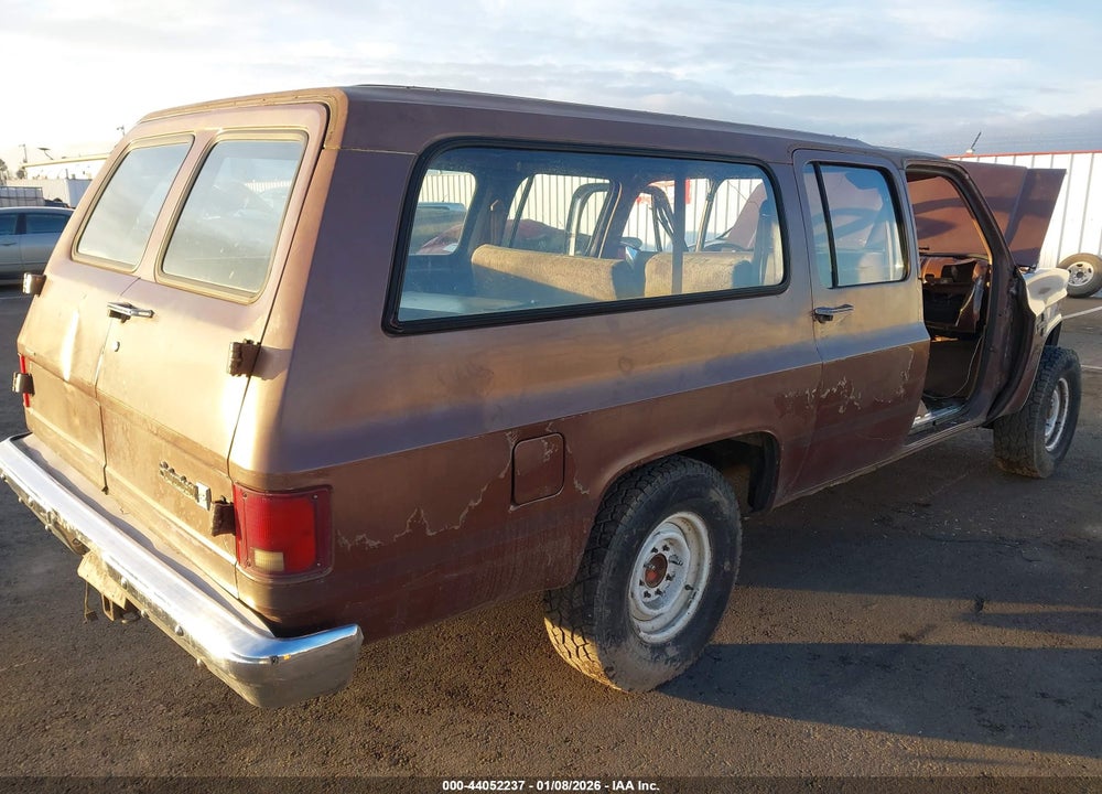 1988 CHEVROLET SUBURBAN R20 VIN: 1GNGR26K1JF166767