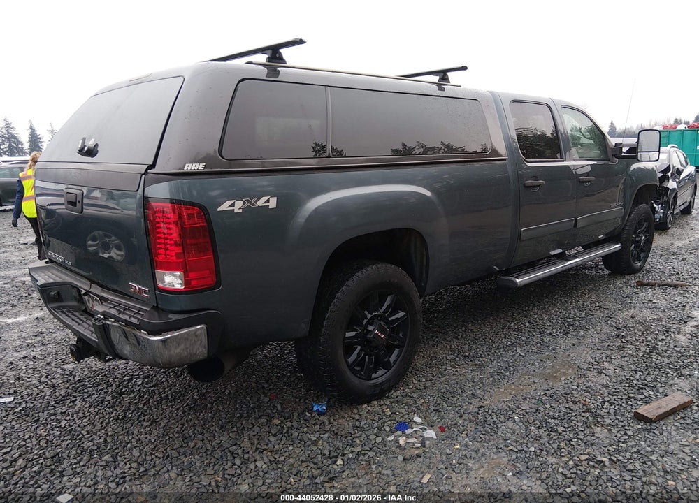 2011 GMC SIERRA 3500HD SLE VIN: 1GT423C82BF163070