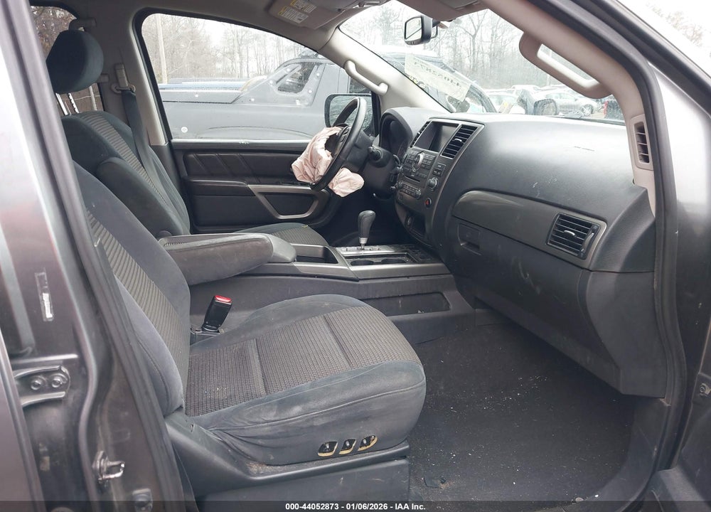 2015 NISSAN ARMADA PLATINUM/SL/SV VIN: 5N1AA0NC8FN612670