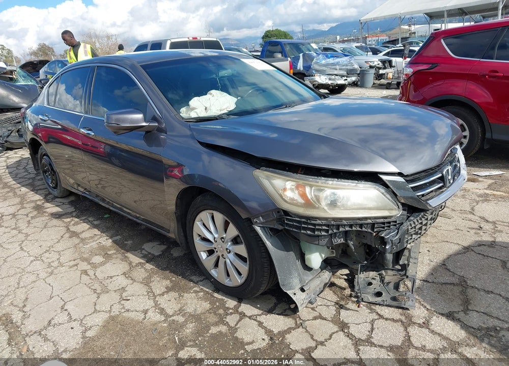 2013 HONDA ACCORD TOURING VIN: 1HGCR3F95DA000670