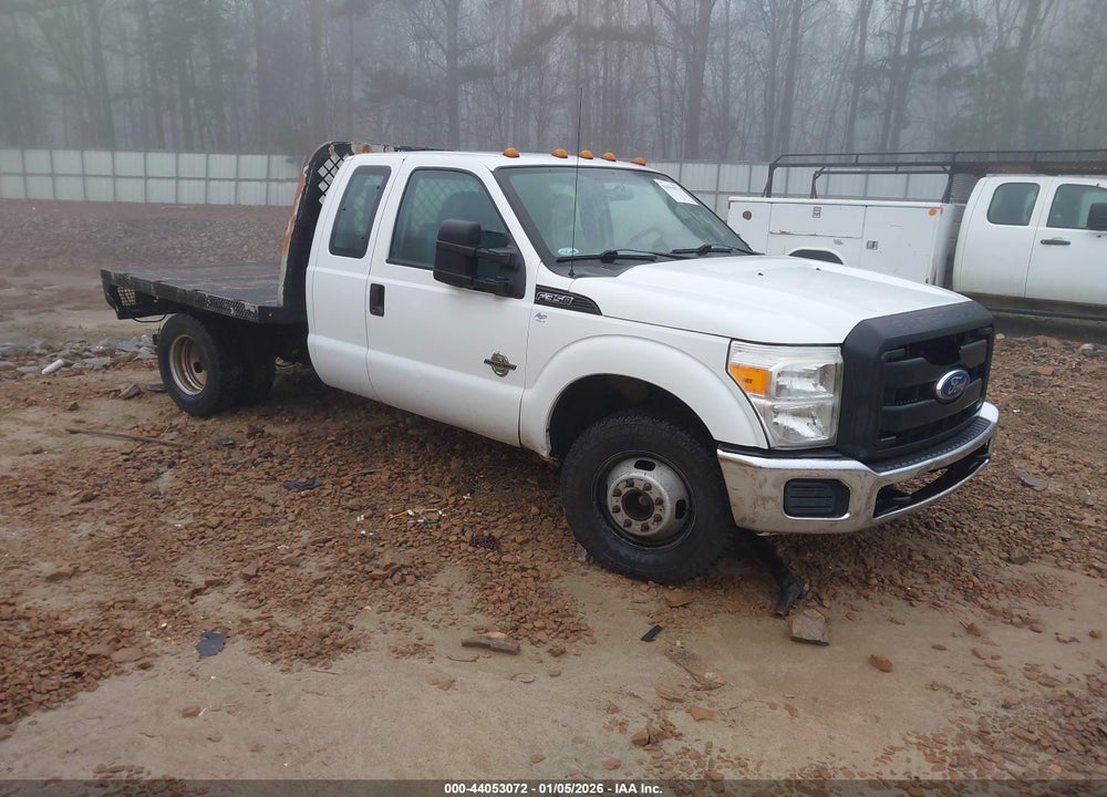 2011 FORD F-350 CHASSIS XL VIN: 1FD8X3GT4BEC58913