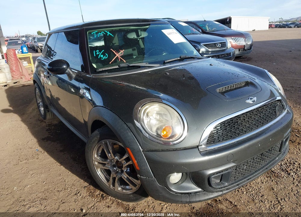 2011 MINI COOPER S VIN: WMWSV3C58BTY21249