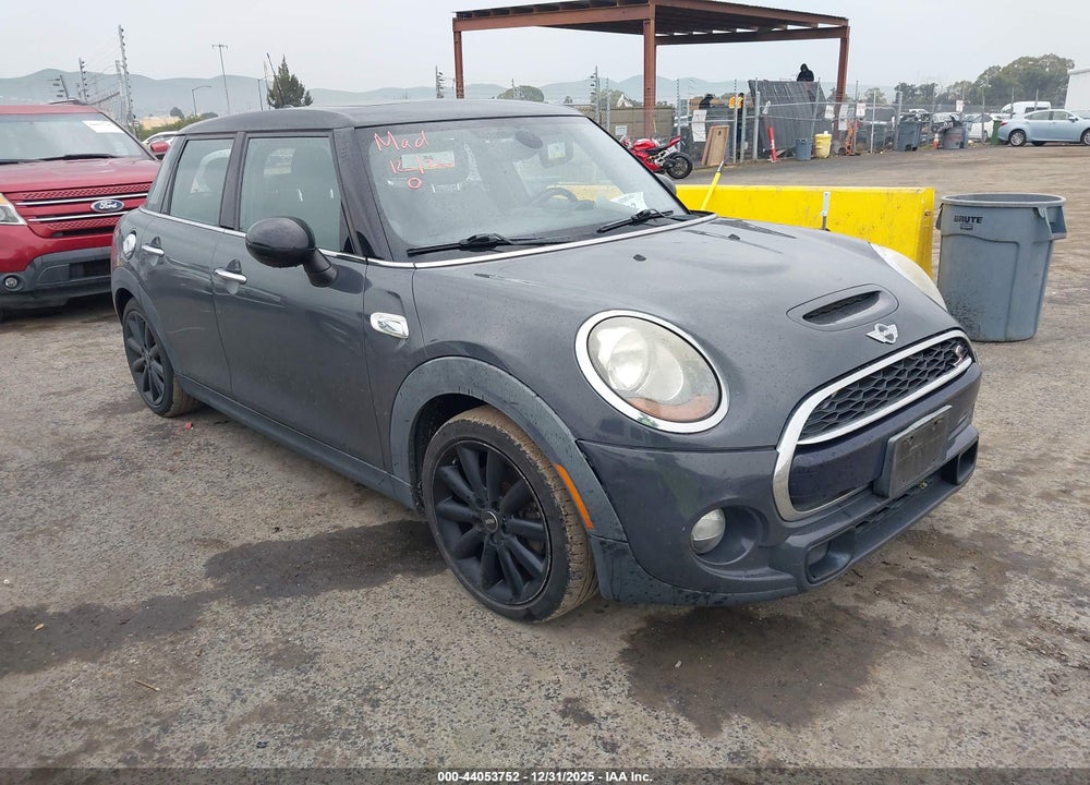 2016 MINI HARDTOP COOPER S VIN: WMWXU3C51G2B67140