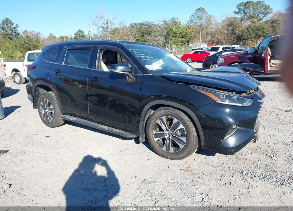 2021 TOYOTA HIGHLANDER XLE VIN: 5TDGZRAH5MS530741