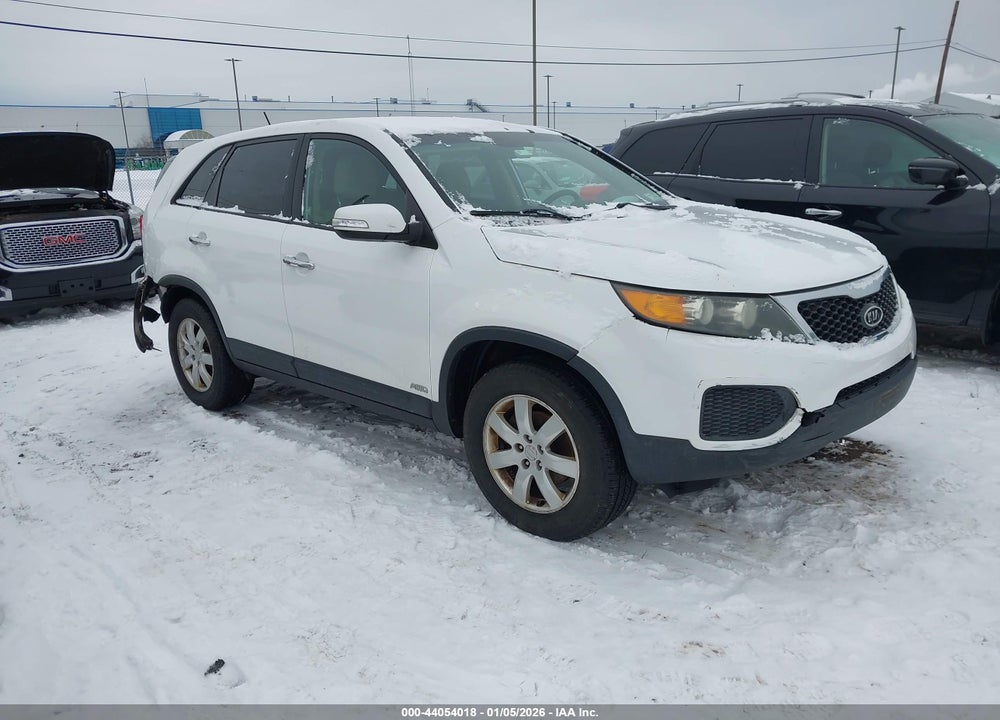 2011 KIA SORENTO LX VIN: 5XYKTCA1XBG096774