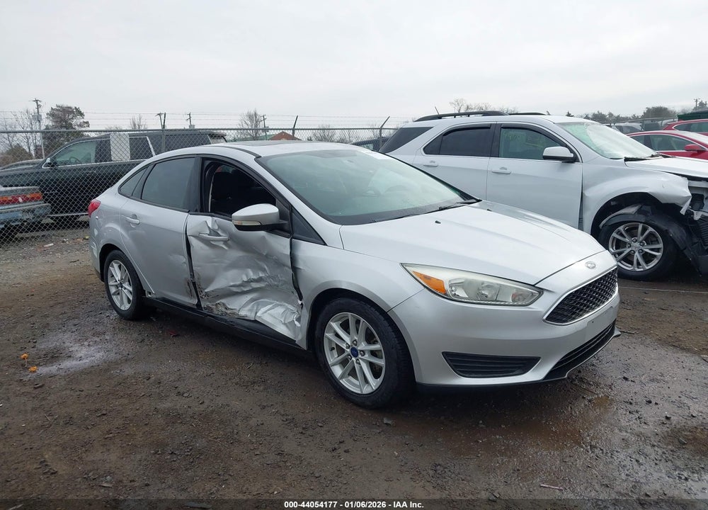 2015 FORD FOCUS SE VIN: 1FADP3F23FL205400