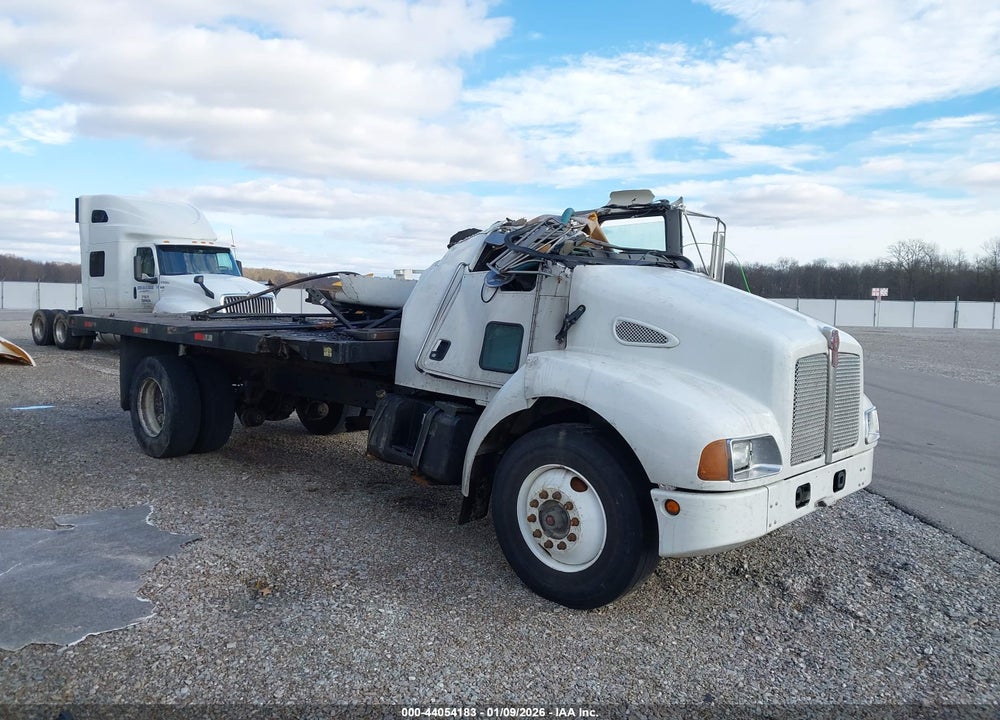 2007 KENWORTH CONSTRUCTION T300 VIN: 2NKMHZ7X97M177885