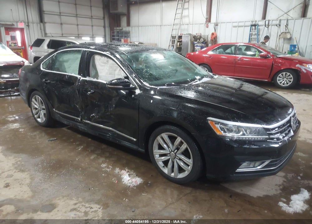 2016 VOLKSWAGEN PASSAT 1.8T SEL PREMIUM VIN: 1VWCT7A35GC018439
