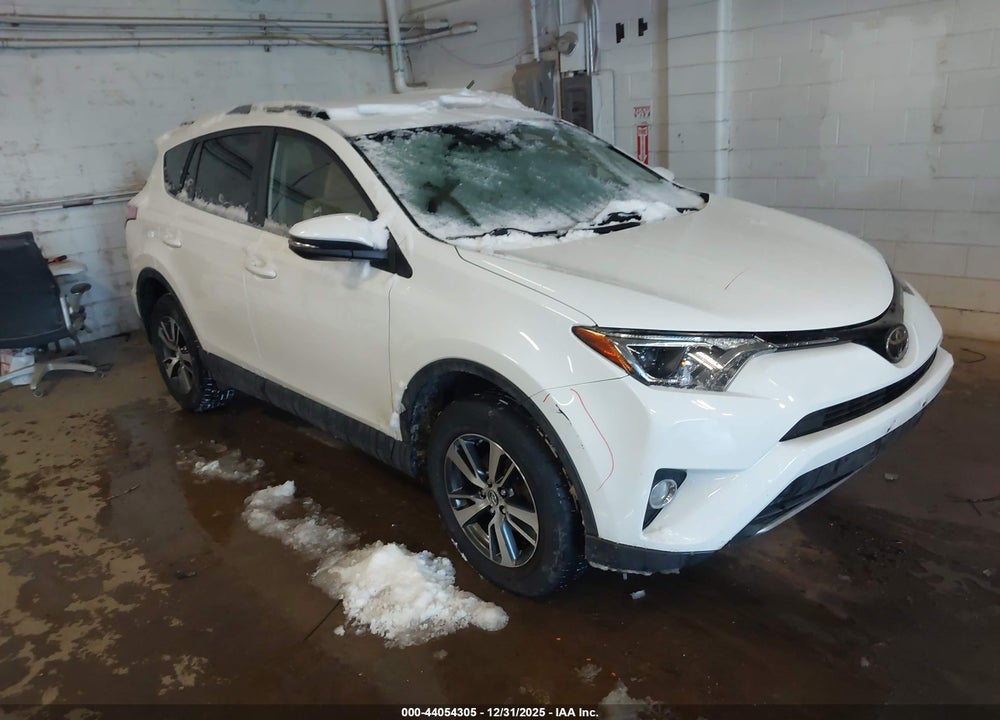 2018 TOYOTA RAV4 XLE VIN: JTMRFREV5JJ239540