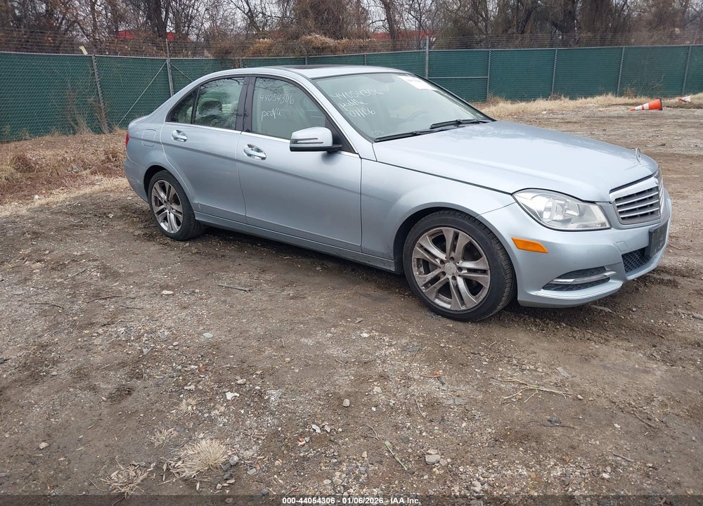 2013 MERCEDES-BENZ C 250 LUXURY VIN: WDDGF4HB7DF974027