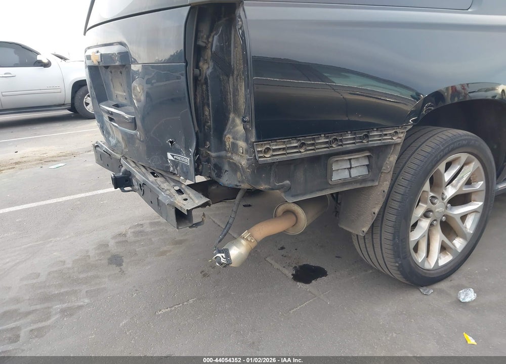 2017 CHEVROLET SUBURBAN PREMIER VIN: 1GNSKJKC4HR141202