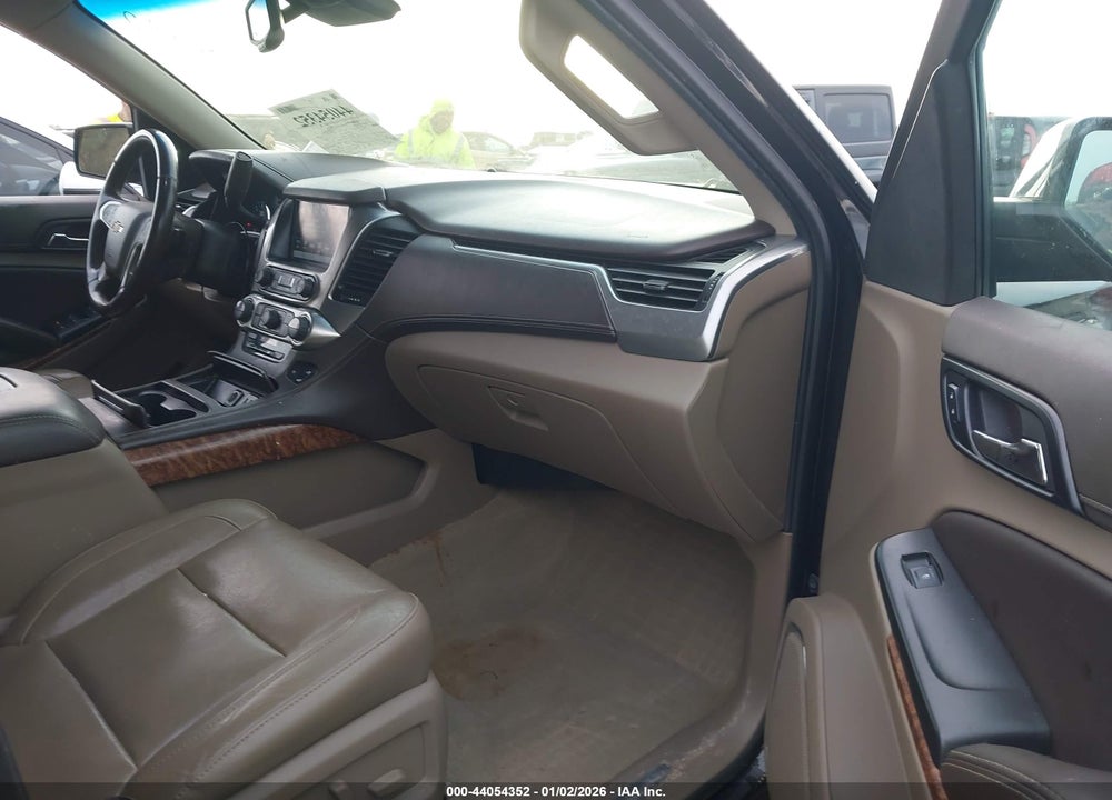 2017 CHEVROLET SUBURBAN PREMIER VIN: 1GNSKJKC4HR141202