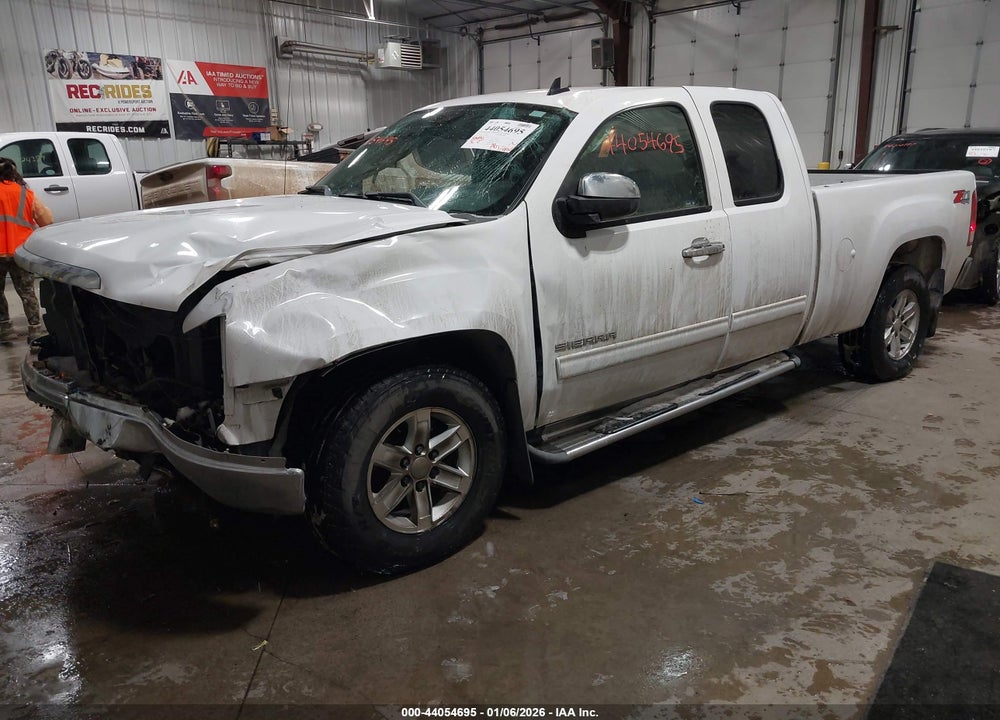 2010 GMC SIERRA 1500 SLE VIN: 1GTSKVE35AZ181869