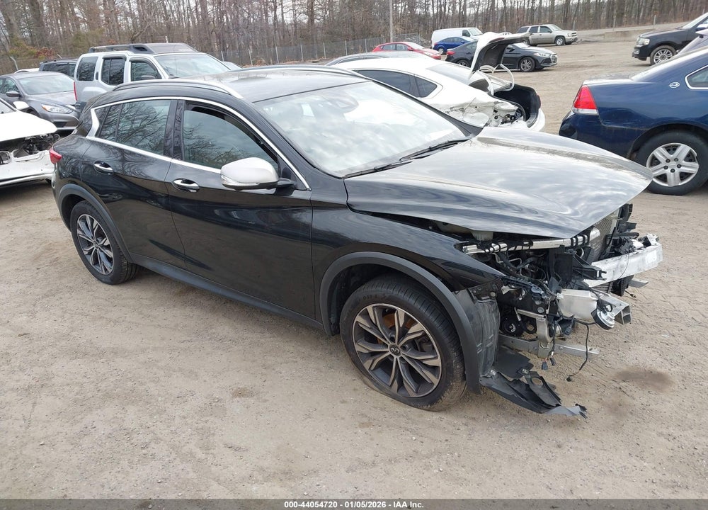 2017 INFINITI QX30 PREMIUM VIN: SJKCH5CR1HA035355
