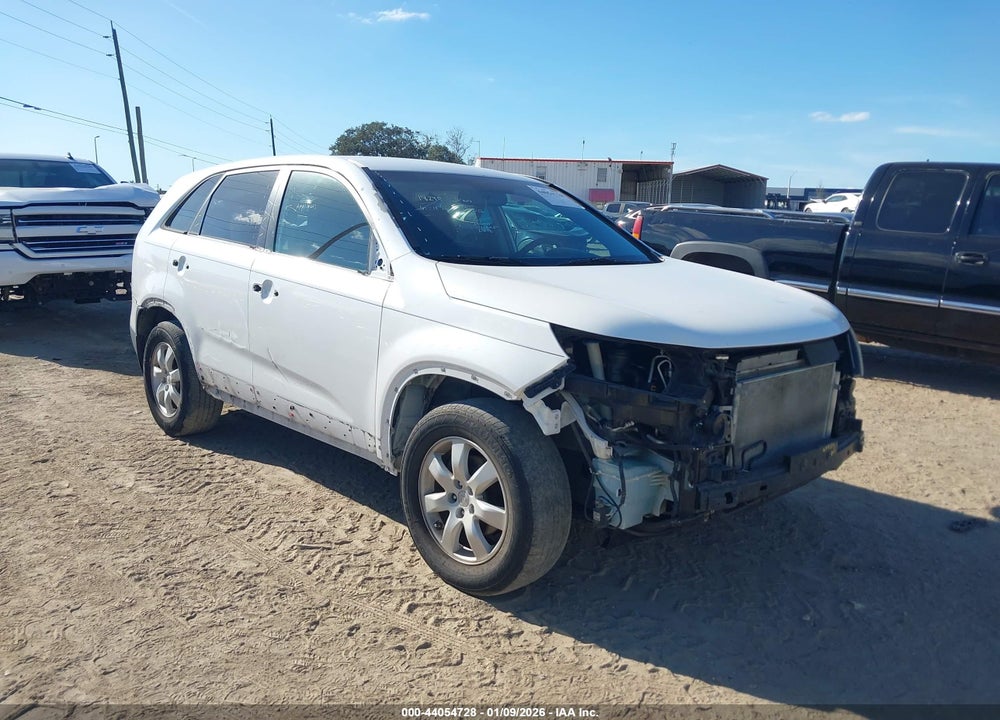 2011 KIA SORENTO LX VIN: 5XYKT3A13BG083462