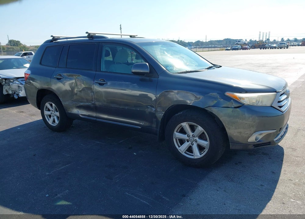 2010 TOYOTA HIGHLANDER BASE V6 VIN: 5TDBK3EH0AS009007