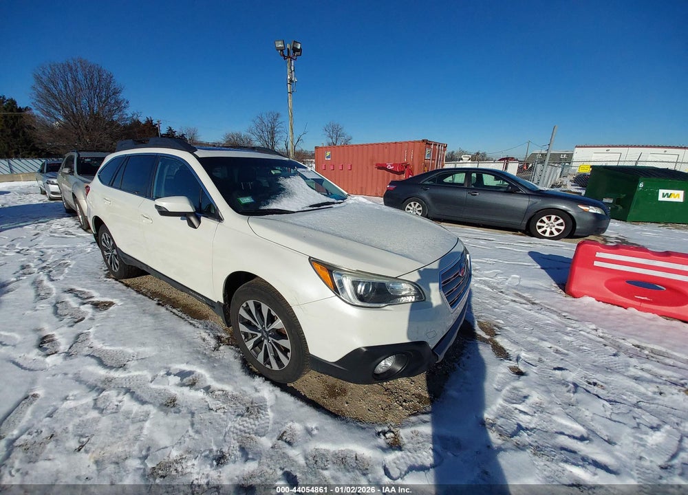 2015 SUBARU OUTBACK 3.6R LIMITED VIN: 4S4BSELC5F3239388