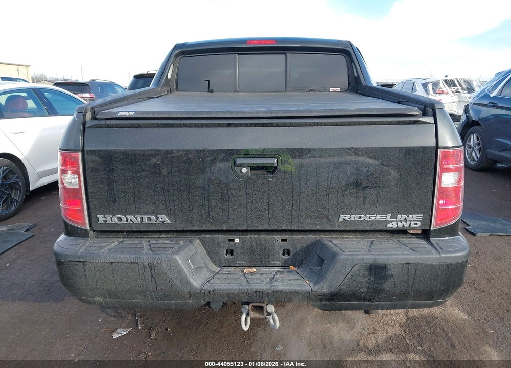 2010 HONDA RIDGELINE RTL VIN: 5FPYK1F58AB503565
