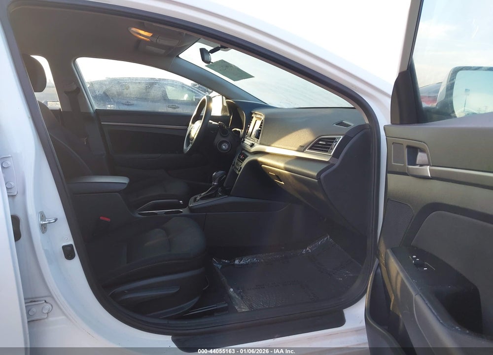2018 HYUNDAI ELANTRA SEL VIN: 5NPD84LF2JH297908