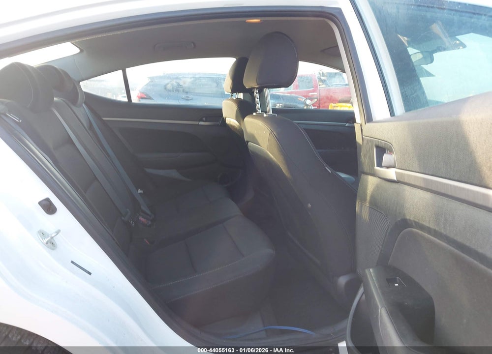 2018 HYUNDAI ELANTRA SEL VIN: 5NPD84LF2JH297908