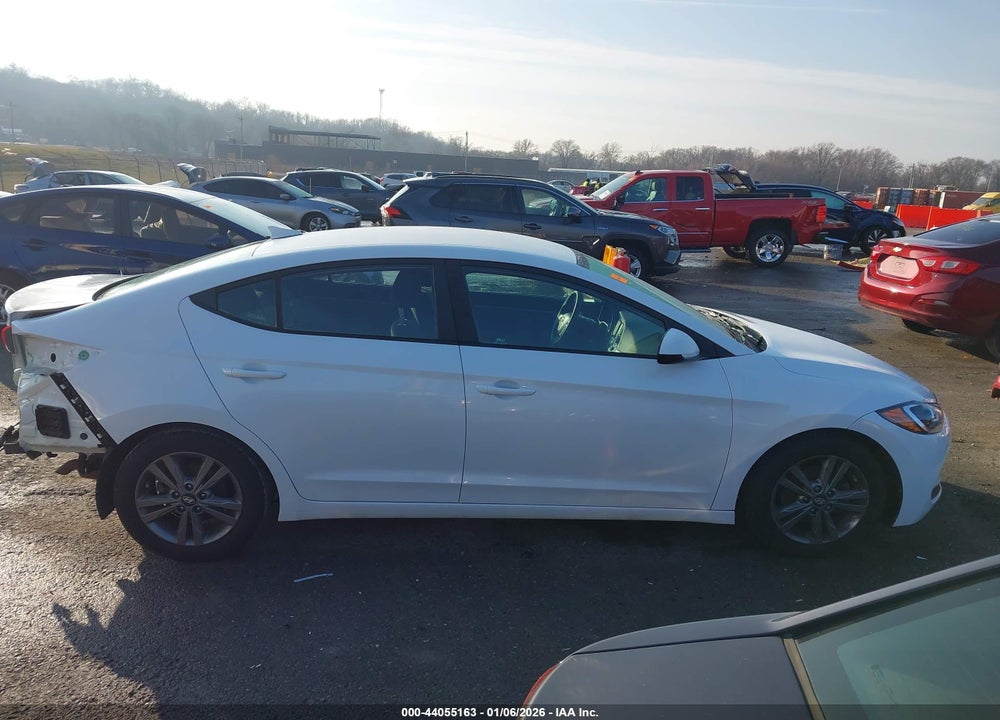 2018 HYUNDAI ELANTRA SEL VIN: 5NPD84LF2JH297908