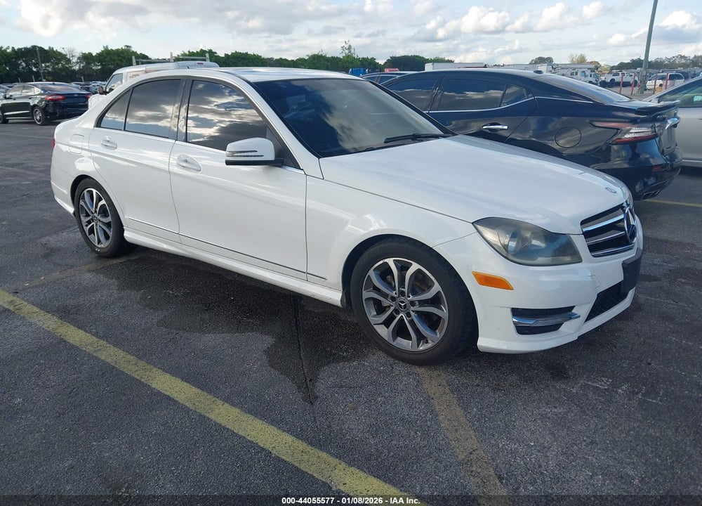 2014 MERCEDES-BENZ C 250 LUXURY/SPORT VIN: WDDGF4HB1EA959697