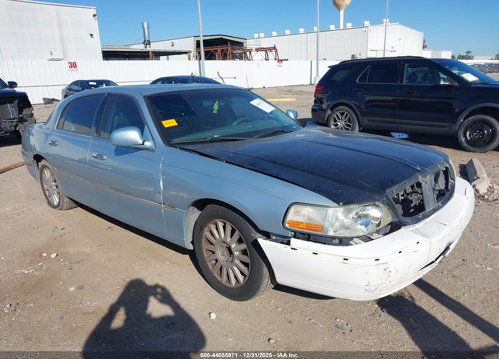 2006 LINCOLN TOWN CAR SIGNATURE VIN: 1LNHM81W56Y642258