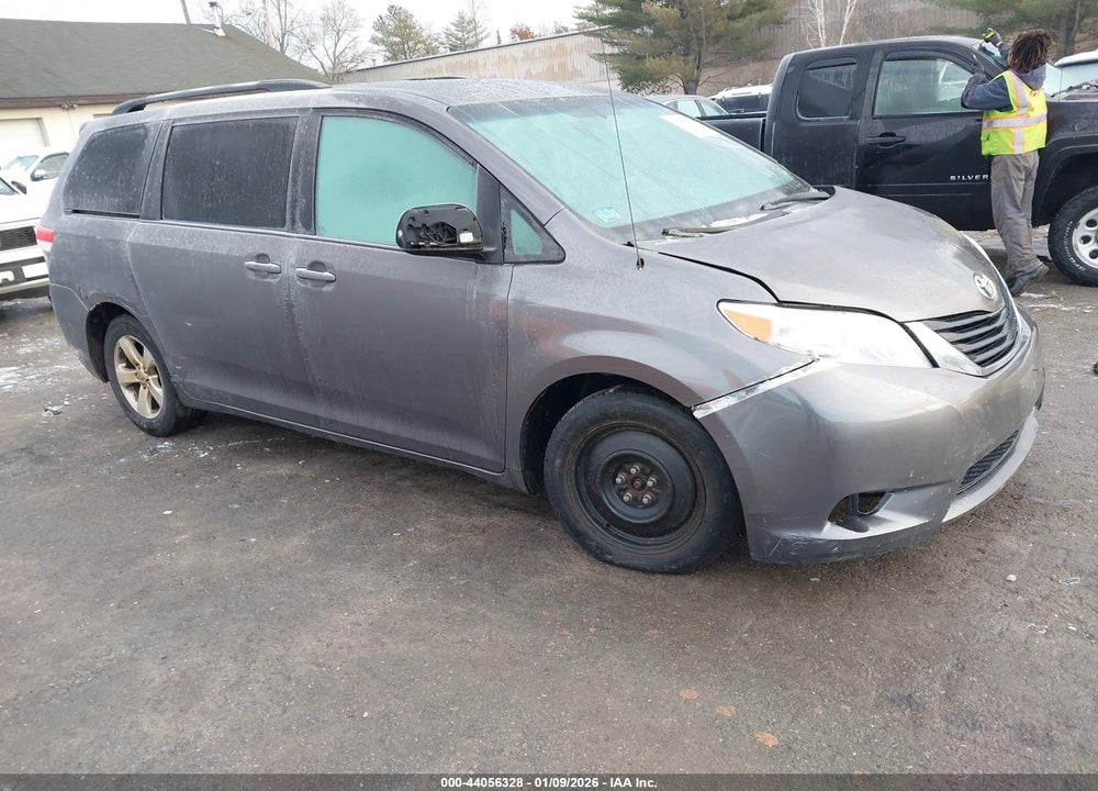 2011 TOYOTA SIENNA LE V6 VIN: 5TDKK3DC3BS132226