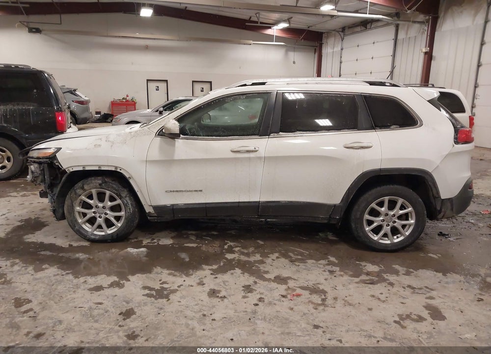 2018 JEEP CHEROKEE LATITUDE FWD VIN: 1C4PJLCB3JD510377