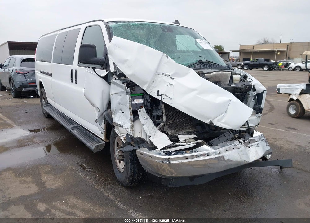 2021 CHEVROLET EXPRESS PASSENGER RWD 3500 EXTENDED WHEELBASE LT VIN: 1GAZGPFP2M1218918