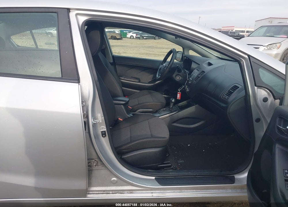 2016 KIA FORTE LX VIN: KNAFX4A63G5584937