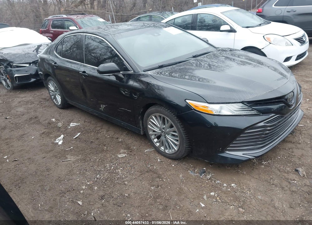 2018 TOYOTA CAMRY XLE VIN: 4T1B11HK3JU511368