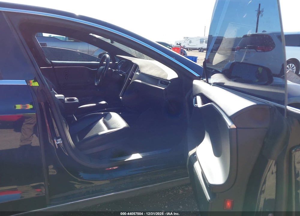 2015 TESLA MODEL S 70D/85D/P85D VIN: 5YJSA1H27FFP78307
