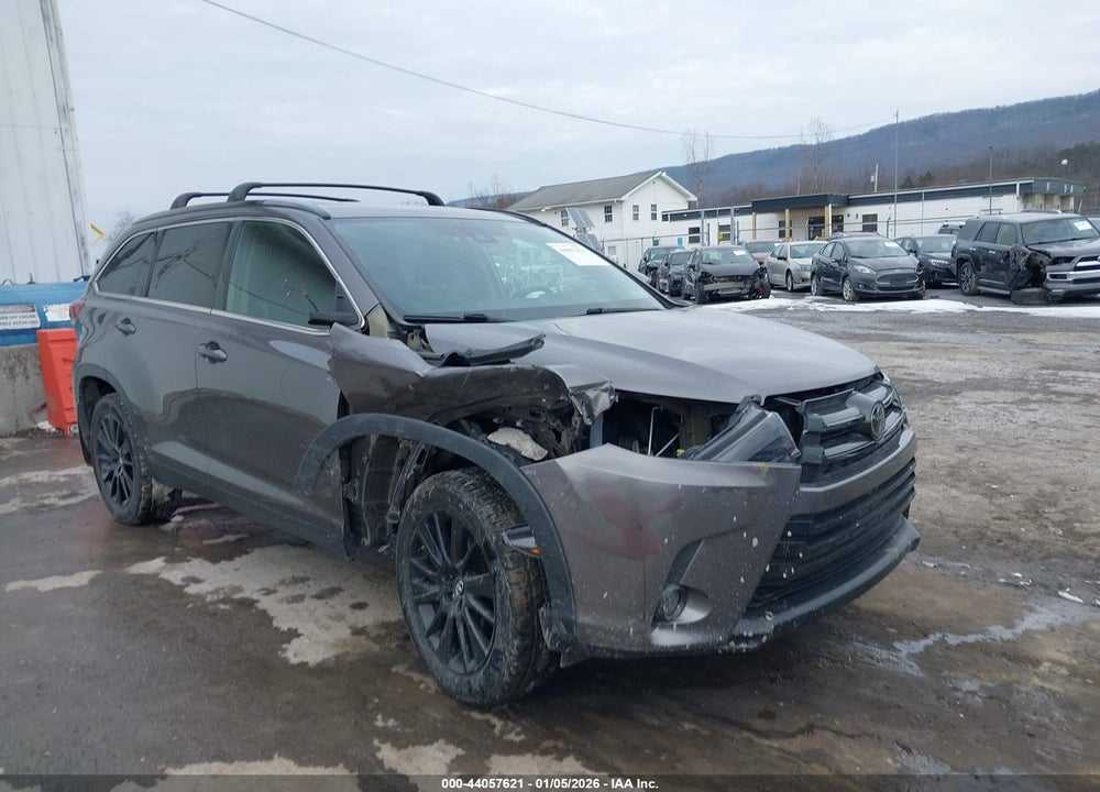 2019 TOYOTA HIGHLANDER SE VIN: 5TDJZRFHXKS567389