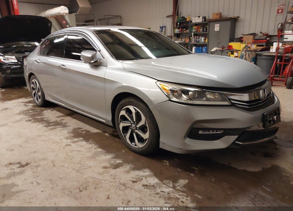 2017 HONDA ACCORD EX-L V6 VIN: 1HGCR3F88HA035992