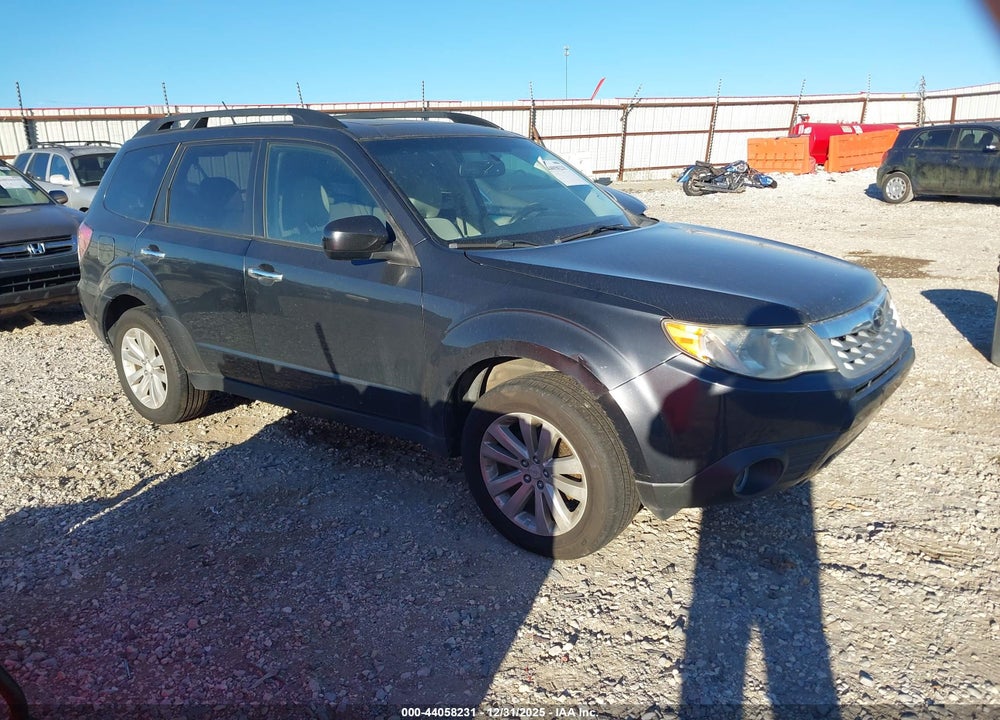 2013 SUBARU FORESTER 2.5X PREMIUM VIN: JF2SHADC5DH415982