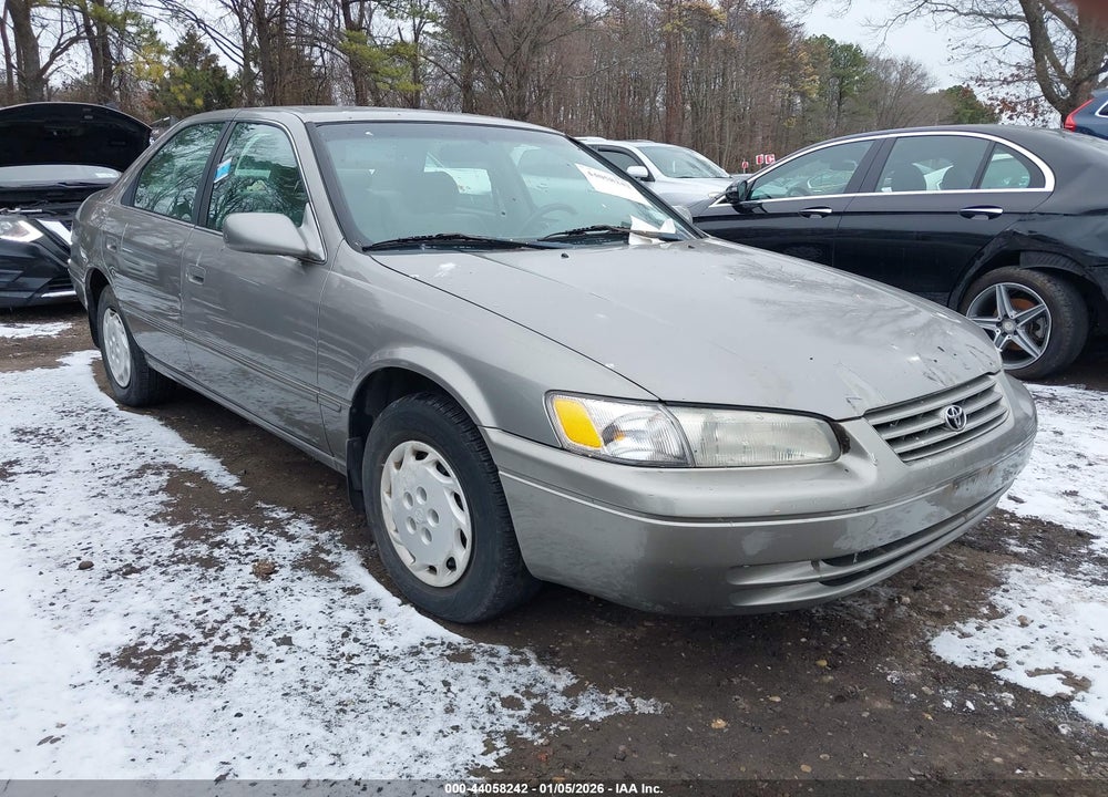 1998 TOYOTA CAMRY LE VIN: 4T1BG22KXWU360078