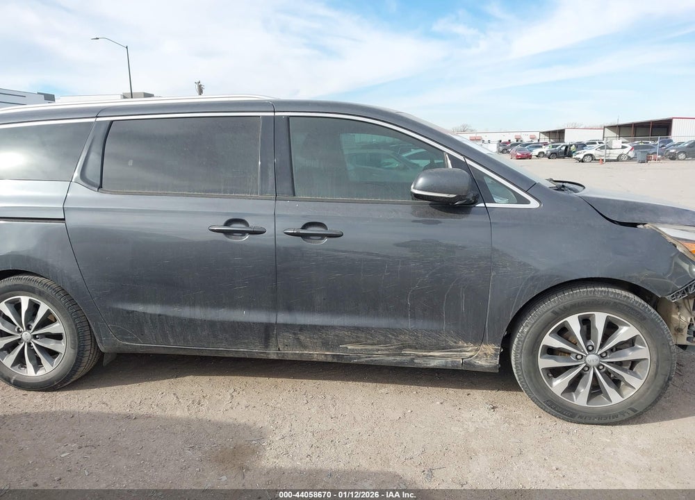 2017 KIA SEDONA SX VIN: KNDMC5C19H6318833
