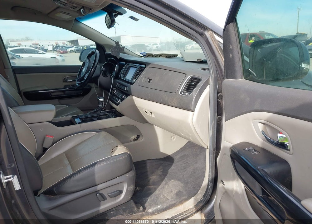 2017 KIA SEDONA SX VIN: KNDMC5C19H6318833