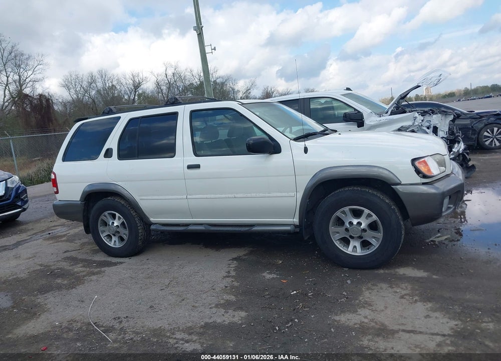 2001 NISSAN PATHFINDER SE VIN: JN8DR07Y11W513330