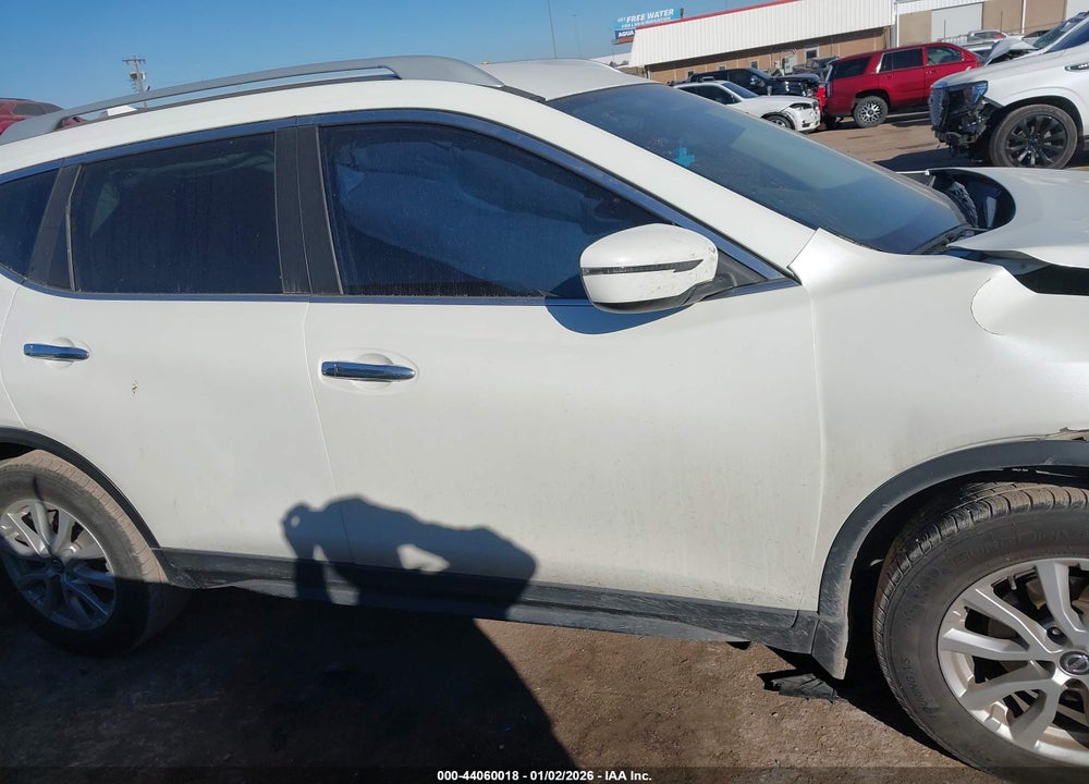 2018 NISSAN ROGUE SV VIN: 5N1AT2MT6JC755421