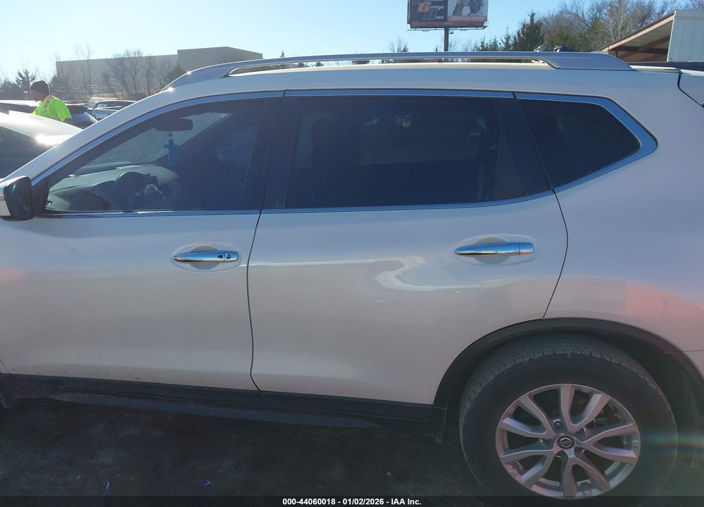 2018 NISSAN ROGUE SV VIN: 5N1AT2MT6JC755421