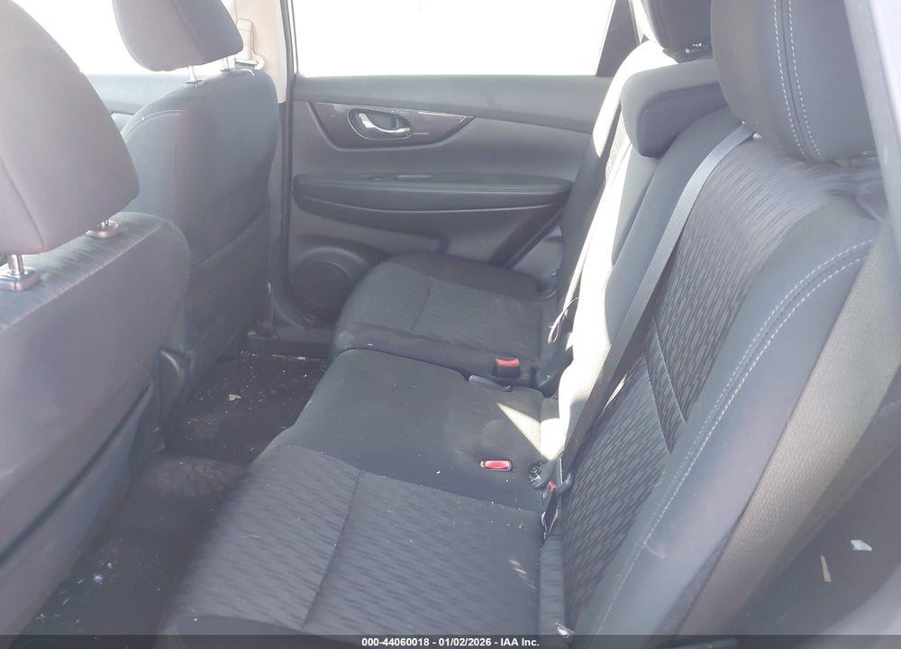 2018 NISSAN ROGUE SV VIN: 5N1AT2MT6JC755421