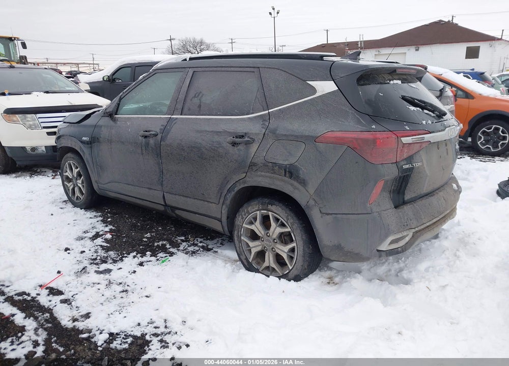 2022 KIA SELTOS EX VIN: KNDERCAAXN7237825