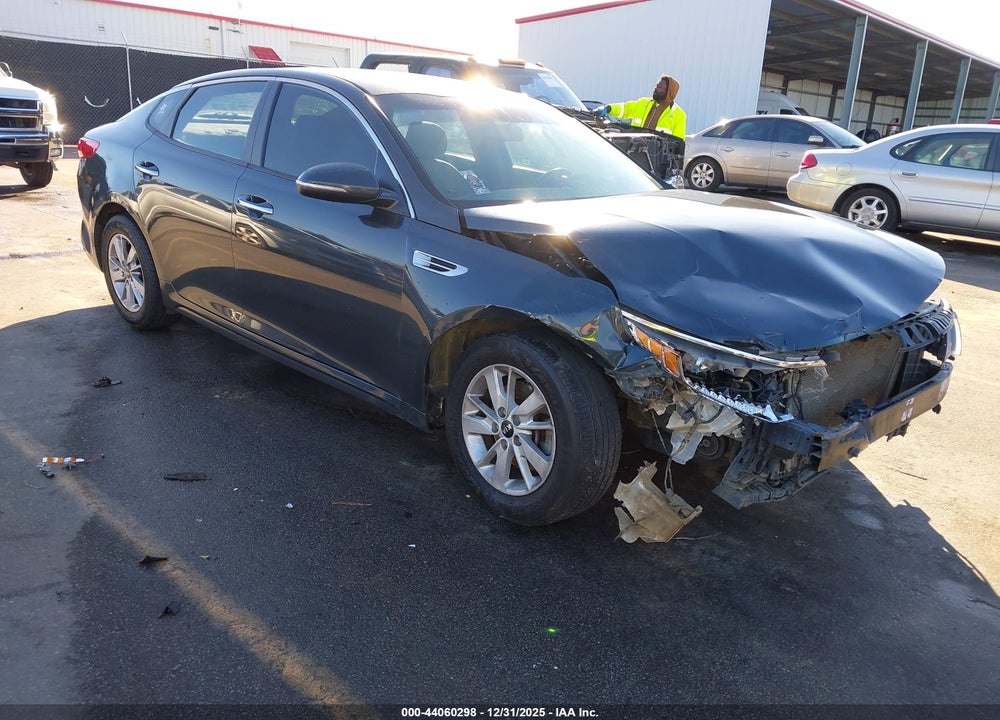 2016 KIA OPTIMA LX VIN: KNAGT4L30G5077092