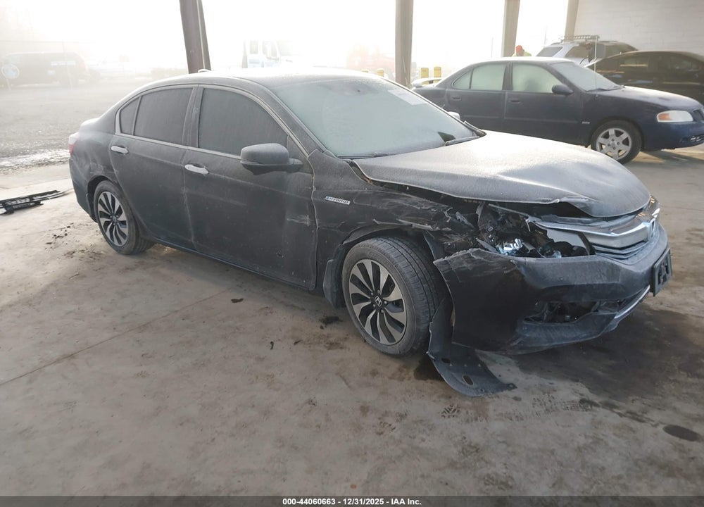 2017 HONDA ACCORD HYBRID EX-L VIN: JHMCR6F58HC001933