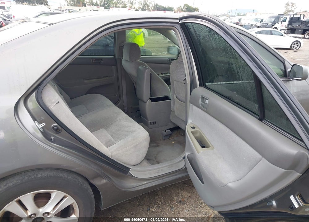 2004 TOYOTA CAMRY LE VIN: 4T1BE32K04U844933